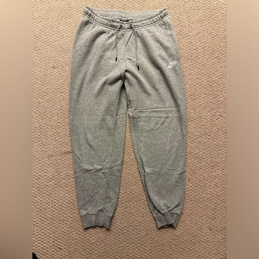 Nike Jogger Sweatpants Terry Lined Color Gray Size Medium in Woman’s